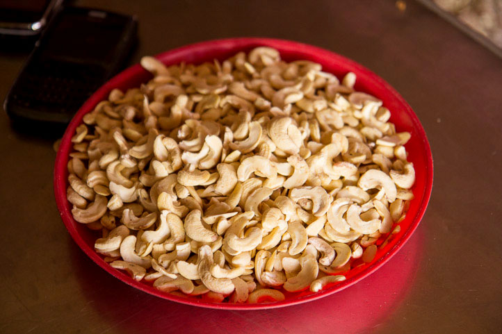 Cashews, ready to cook © Camille Oger Cashews, ready to cook © Camille Oger