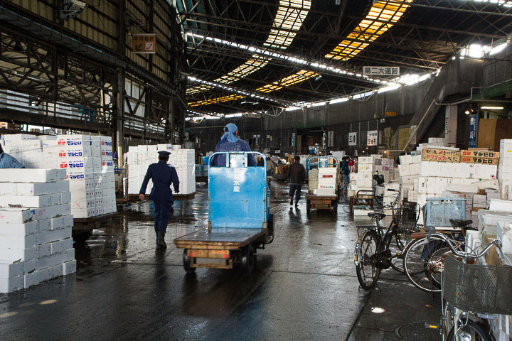 Aire de circulation à l'intérieur des halles © Camille Oger