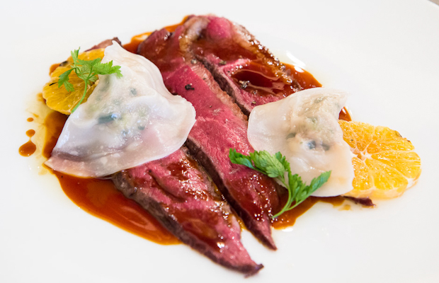 Magret de canard sauce clémentines de pays et ravioles de blettes © Camille Oger Magret de canard sauce clémentines de pays et ravioles de blettes © Camille Oger