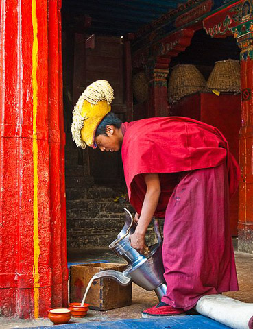 Service du thé au monastère du Tashilhunpo © Antoine Taveneaux