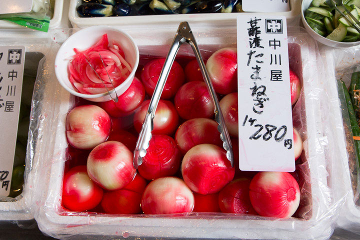 Tsukemono d'oignons, teints naturellement © Camille Oger