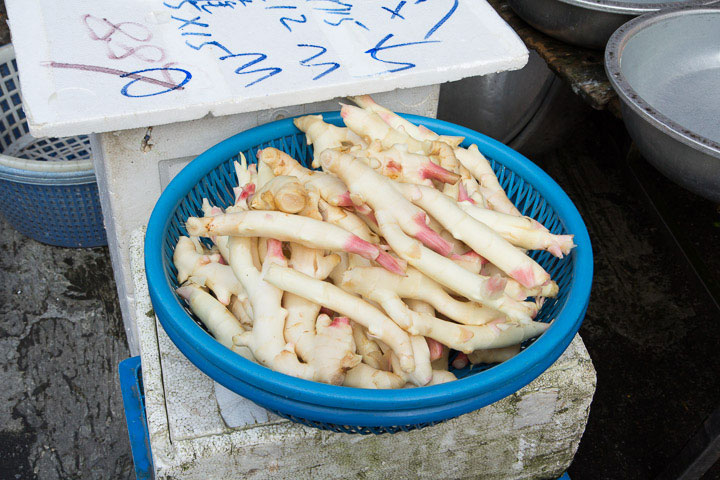 Gingembre frais au marché de Taipei © Camille Oger