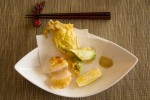 Tempura de Saint-Jacques et fleur de courgette © Camille Oger