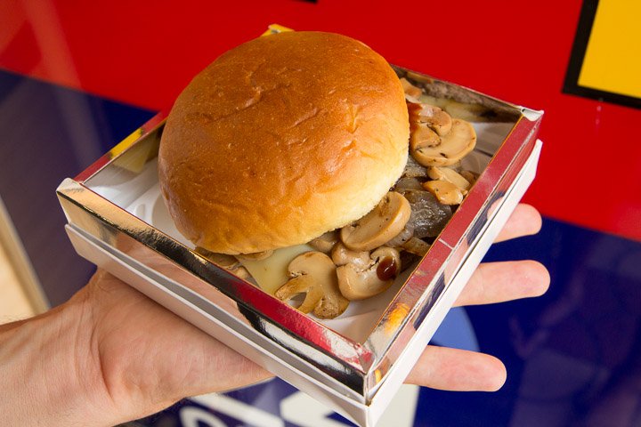 Le sandwich qui se vomit lui-même © Camille Oger Le sandwich qui se vomit lui-même © Camille Oger