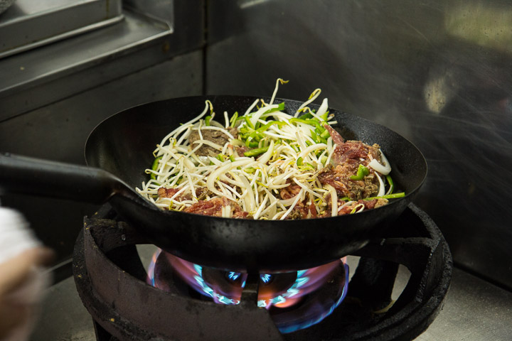 Boeuf sauté aux légumes © Camille Oger