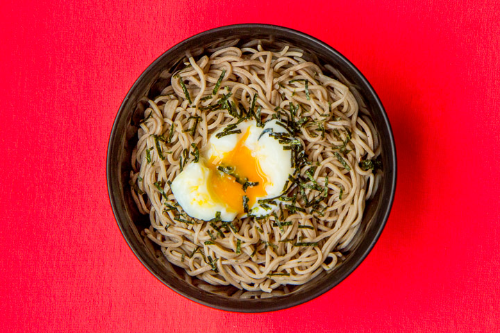 Soba à l'oeuf mollet et nori © Camille Oger Soba à l'oeuf mollet et nori © Camille Oger