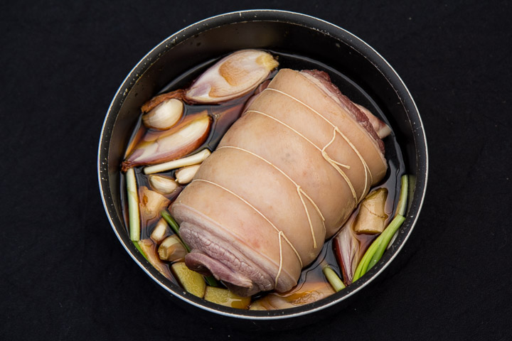 Poitrine de porc dans sa sauce © Camille Oger