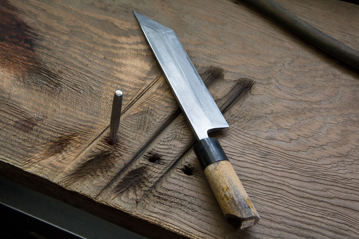 Couteau et clou à anguille vers Maibara, Hamanako © Camille Oger