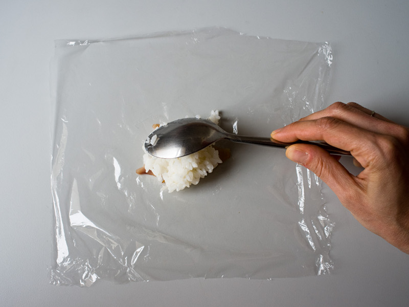 Making of Temari sushi 2 © Quentin Gaudillière