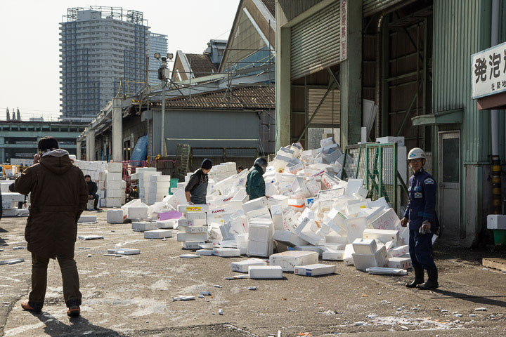 Désordre habituel de Tsukiji © Camille Oger